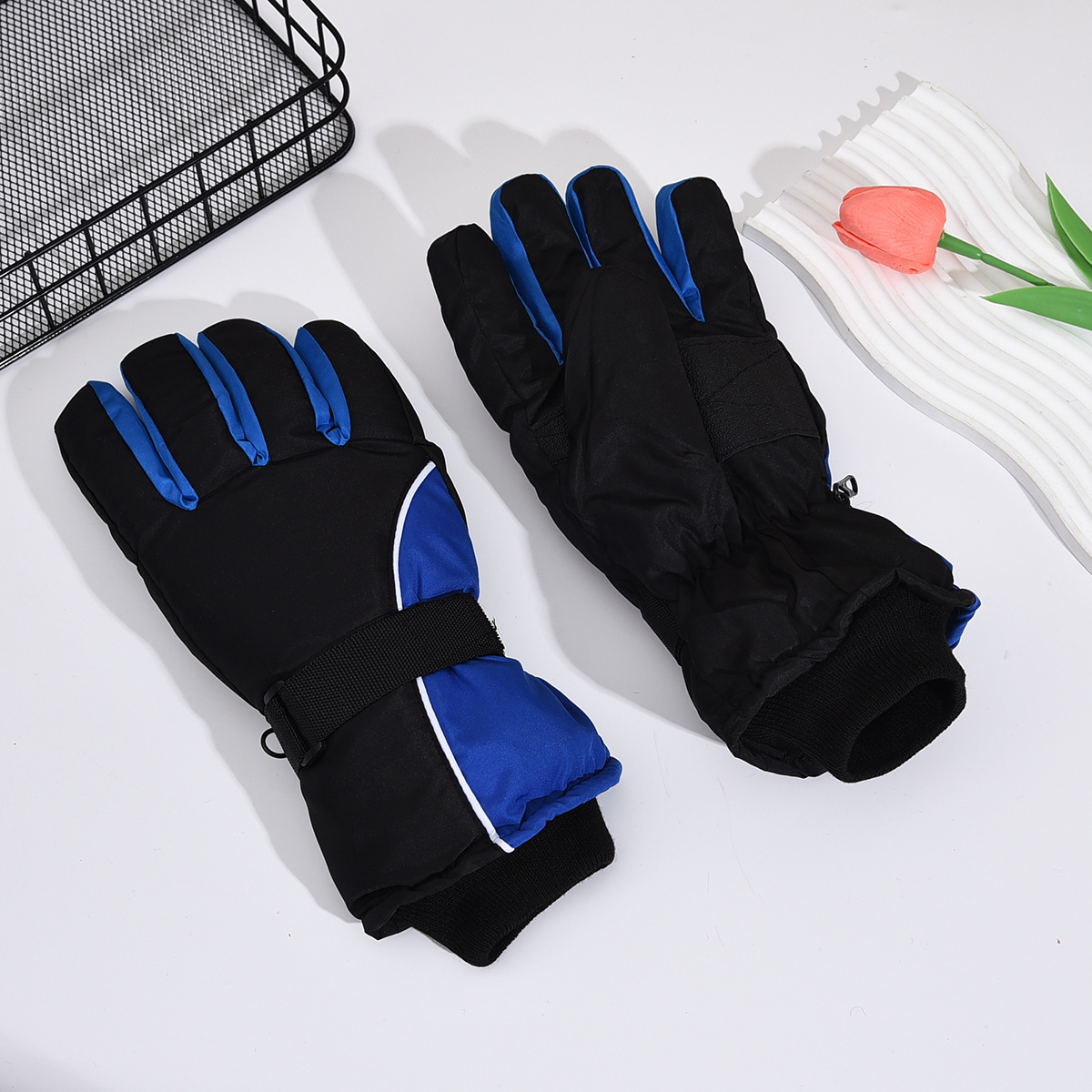قفازات تزلج أنيقة مقاومة للريا - مراجعة Ski Glove Waterproof وسعره