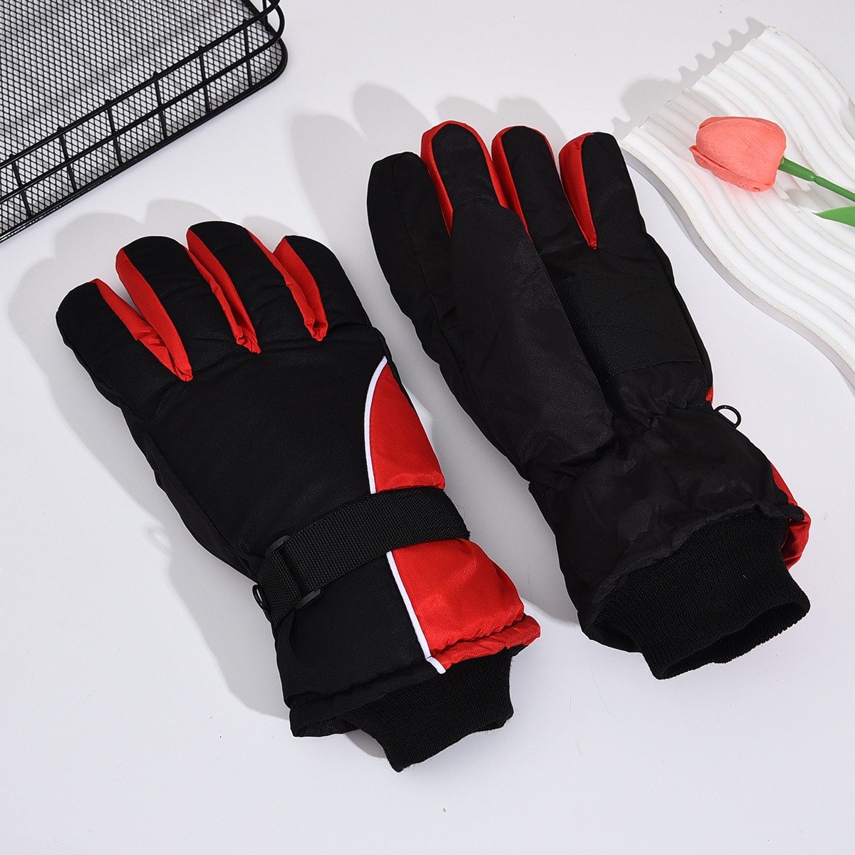 قفازات تزلج أنيقة مقاومة للريا - مراجعة Ski Glove Waterproof وسعره